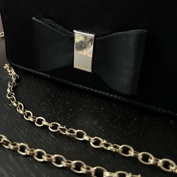 TED BAKER LONDON - BOW SATIN EVENING BAG - BLACK - Picture 3 of 7